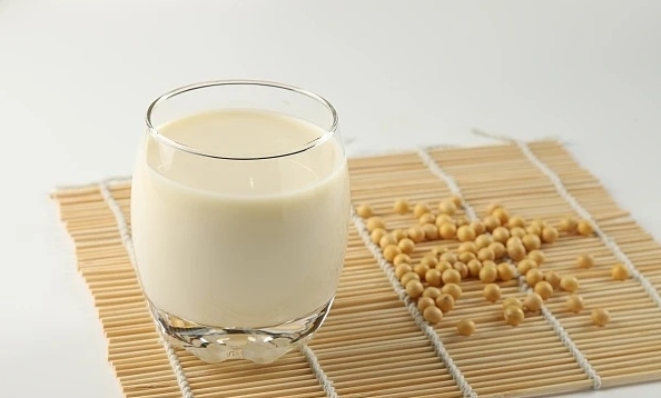 堅(jiān)持喝一個(gè)月豆?jié){卵巢都有哪些變化?皮膚變白其實(shí)其中的一種