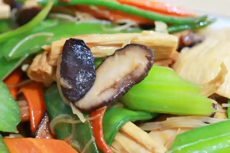 分享女性孕期不能碰的18種食物，馬齒莧，螃蟹，甲魚在前三